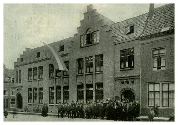 Klik voor de volgende foto