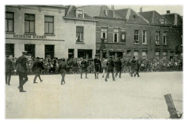 Klik voor de volgende foto