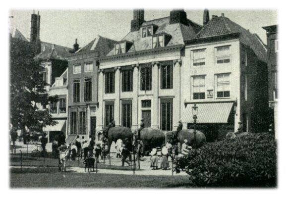 Klik voor de volgende foto