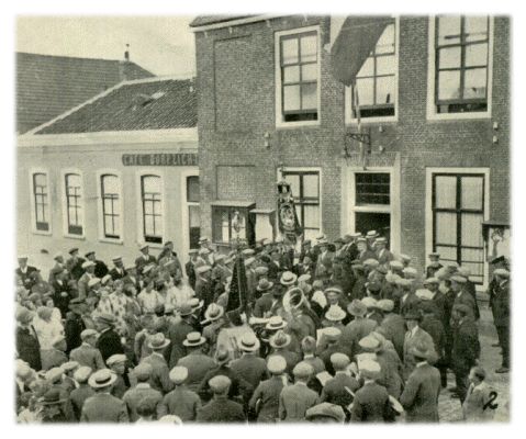 Klik voor de volgende foto