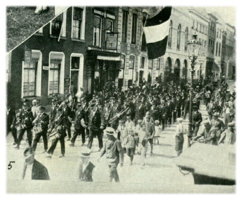 Klik voor de volgende foto