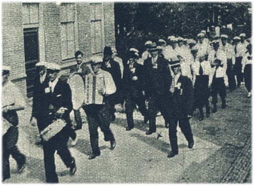 Klik voor de volgende foto