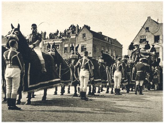 Klik voor de volgende foto