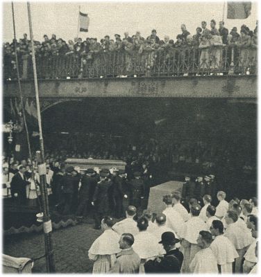 Klik voor de volgende foto
