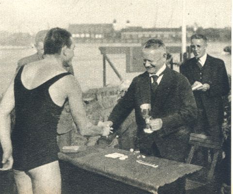 Klik voor de volgende foto