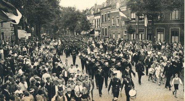 Klik voor de volgende foto