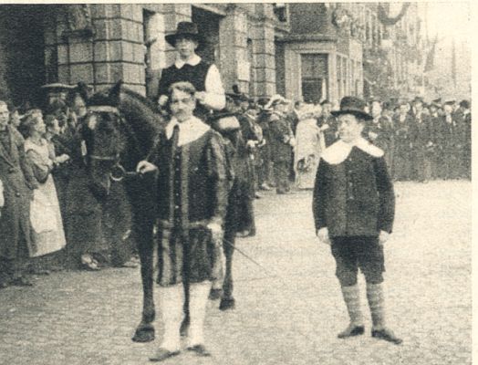 Klik voor de volgende foto