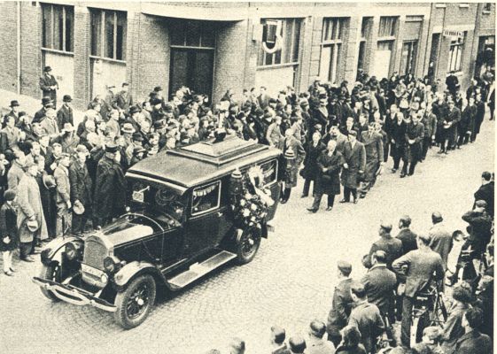 Klik voor de volgende foto