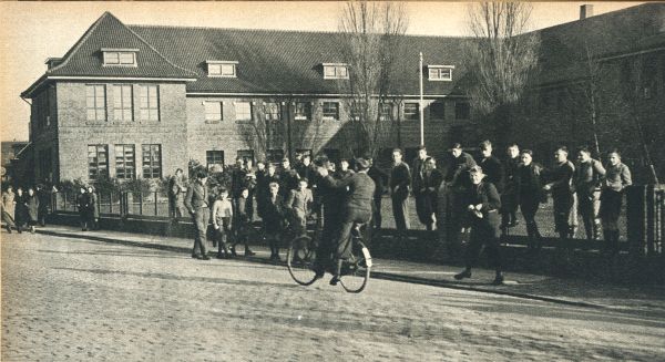 Klik voor de volgende foto