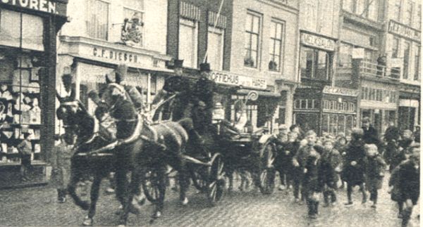 Klik voor de volgende foto