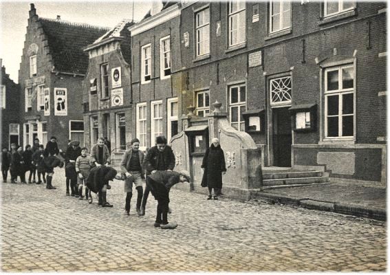 Klik voor de volgende foto