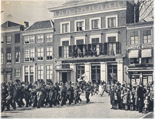 Klik voor de volgende foto