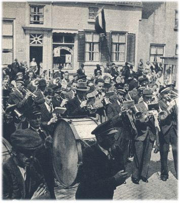 Klik voor de volgende foto