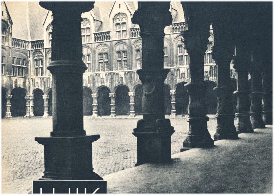 Klik voor de volgende foto