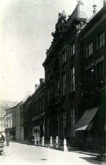 Klik voor de volgende foto